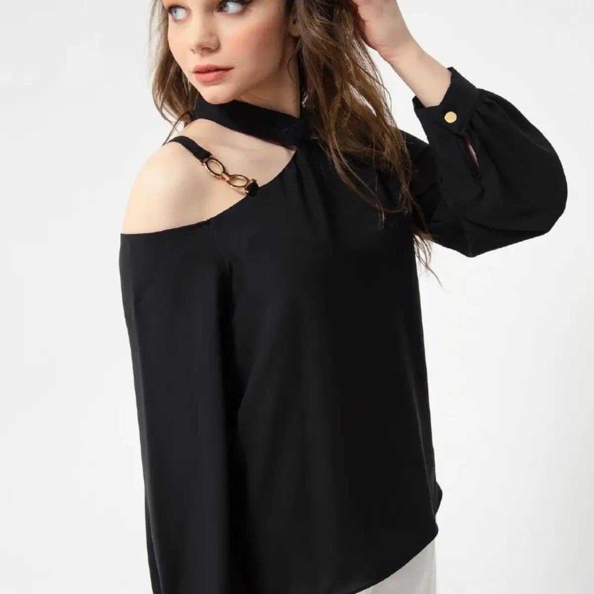 بلوزة كم على حلق بالاكتاف